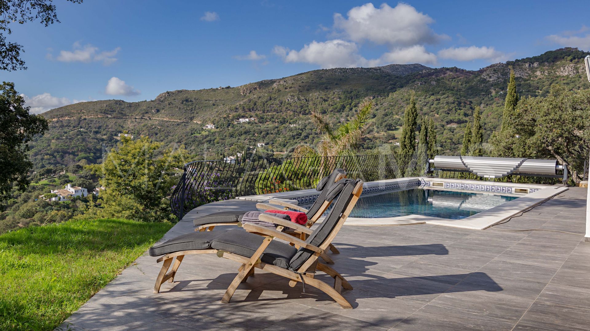 Maison de campagne for sale in Casares Montaña