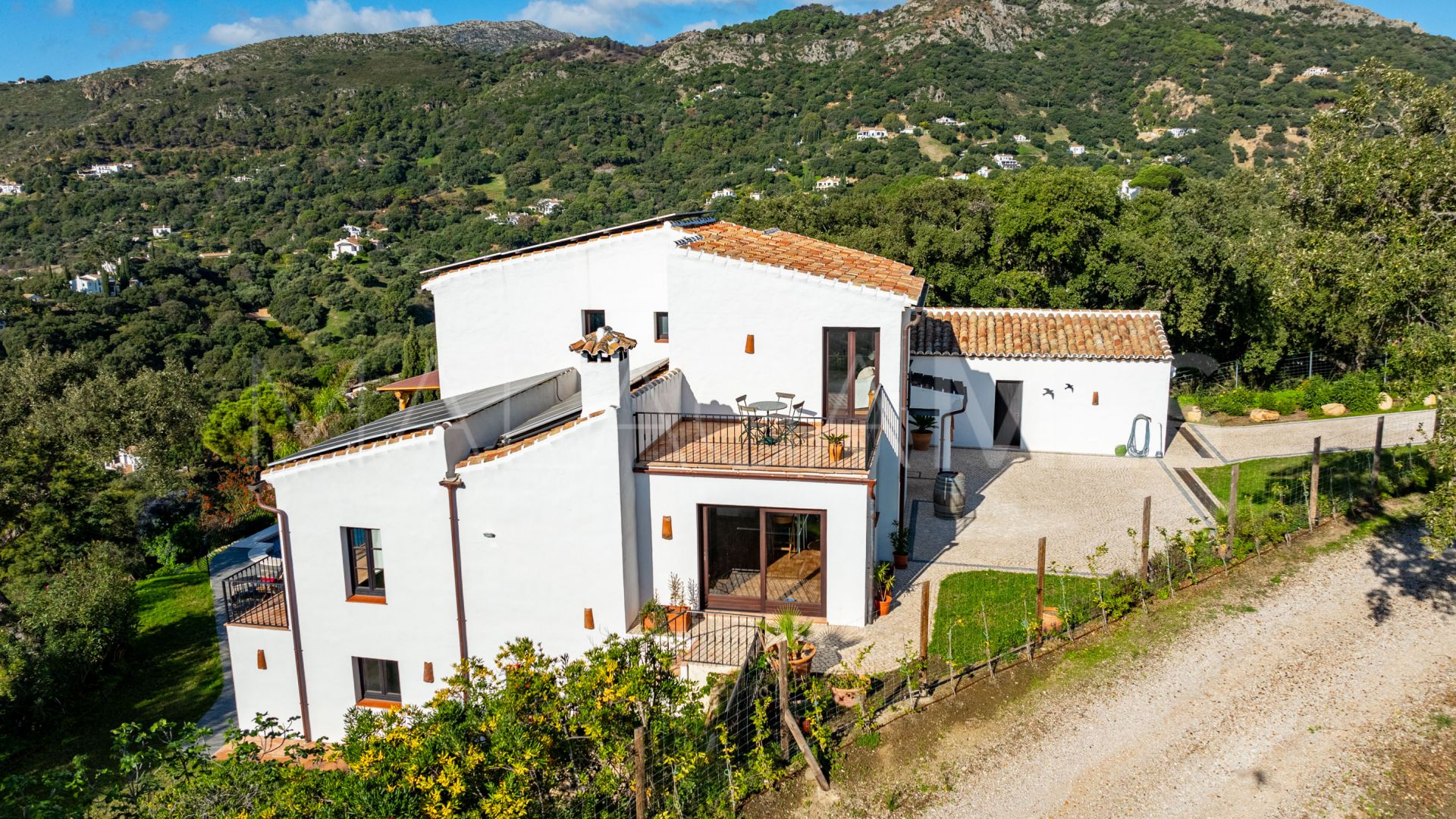 Maison de campagne for sale in Casares Montaña