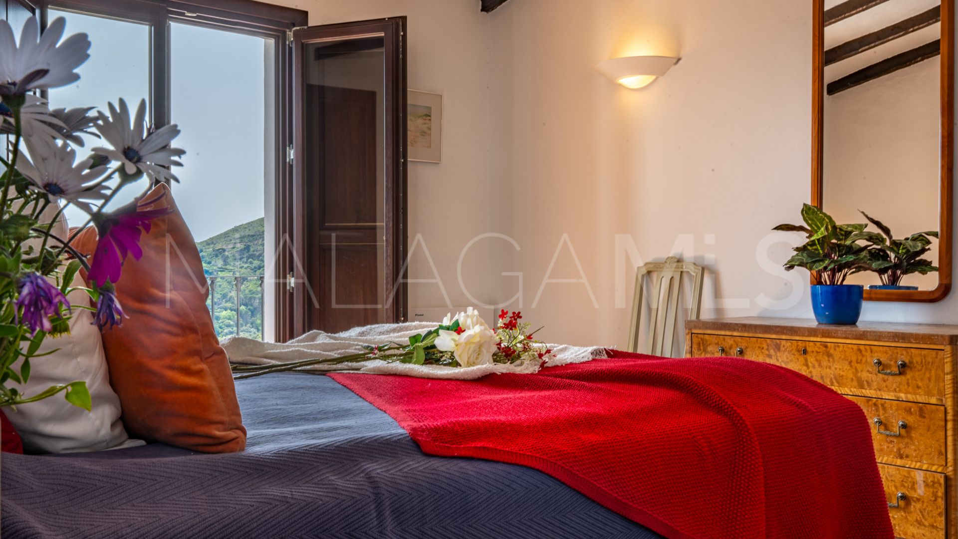 Country house with 4 bedrooms for sale in Casares Montaña