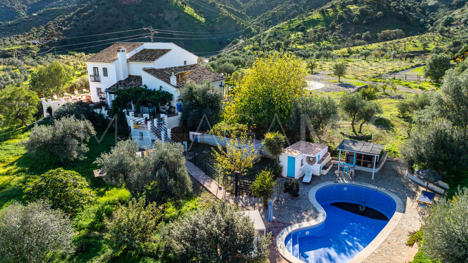 Finca for sale in Almogia