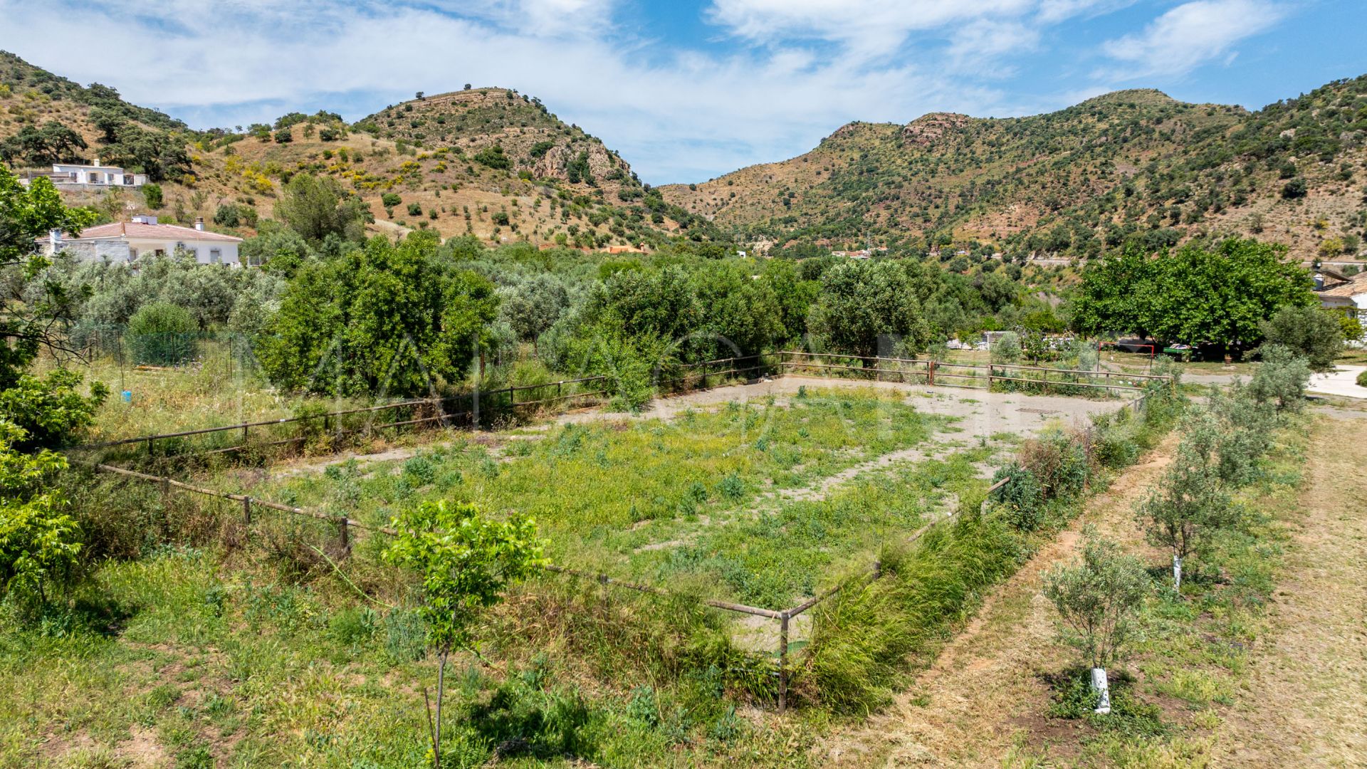 Finca for sale in Almogia with 7 bedrooms