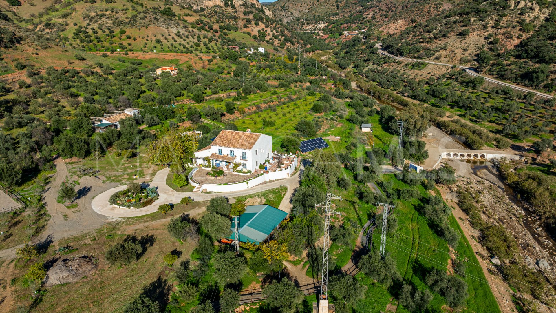 Finca for sale in Almogia