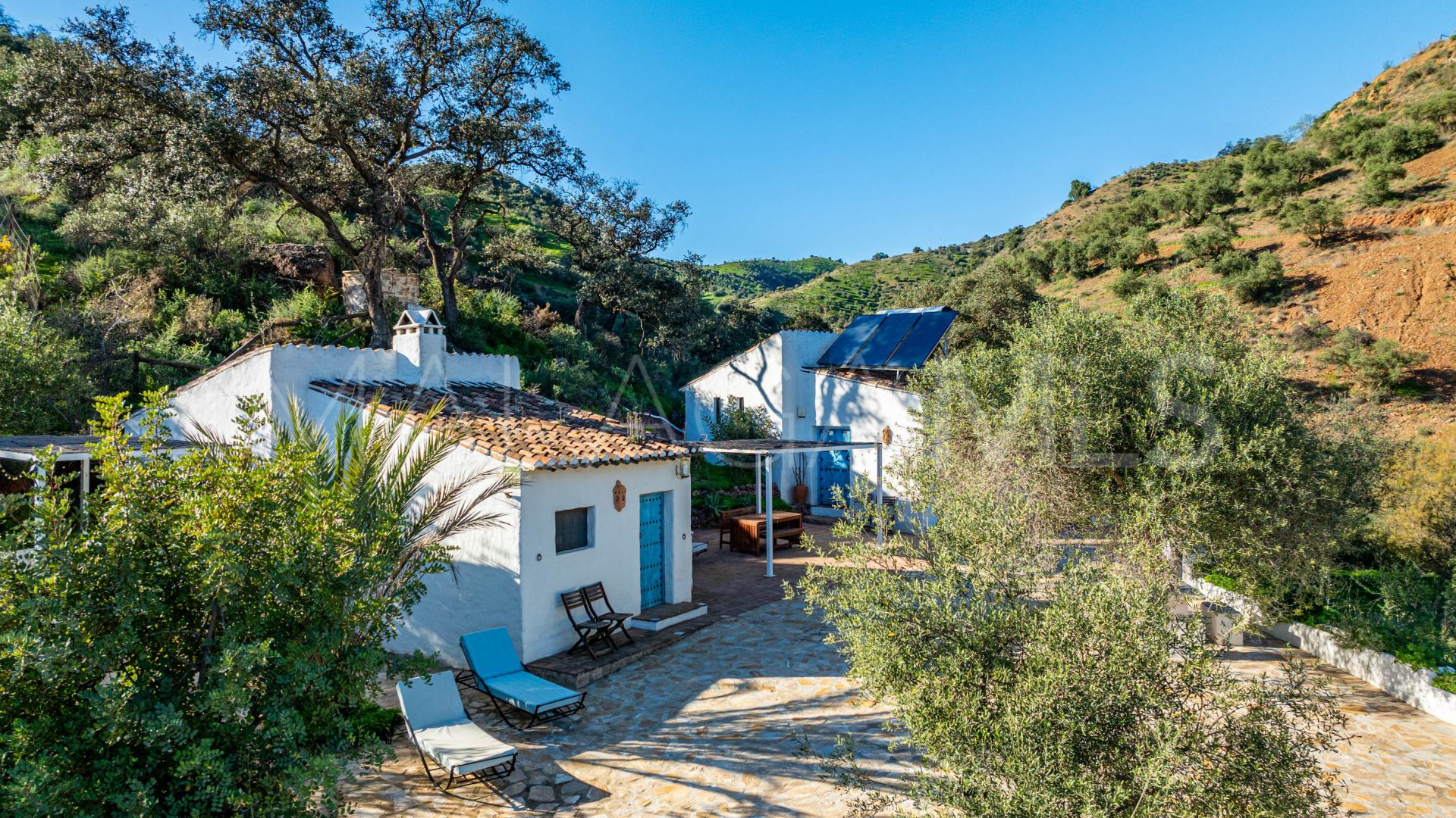 Finca for sale in Almogia