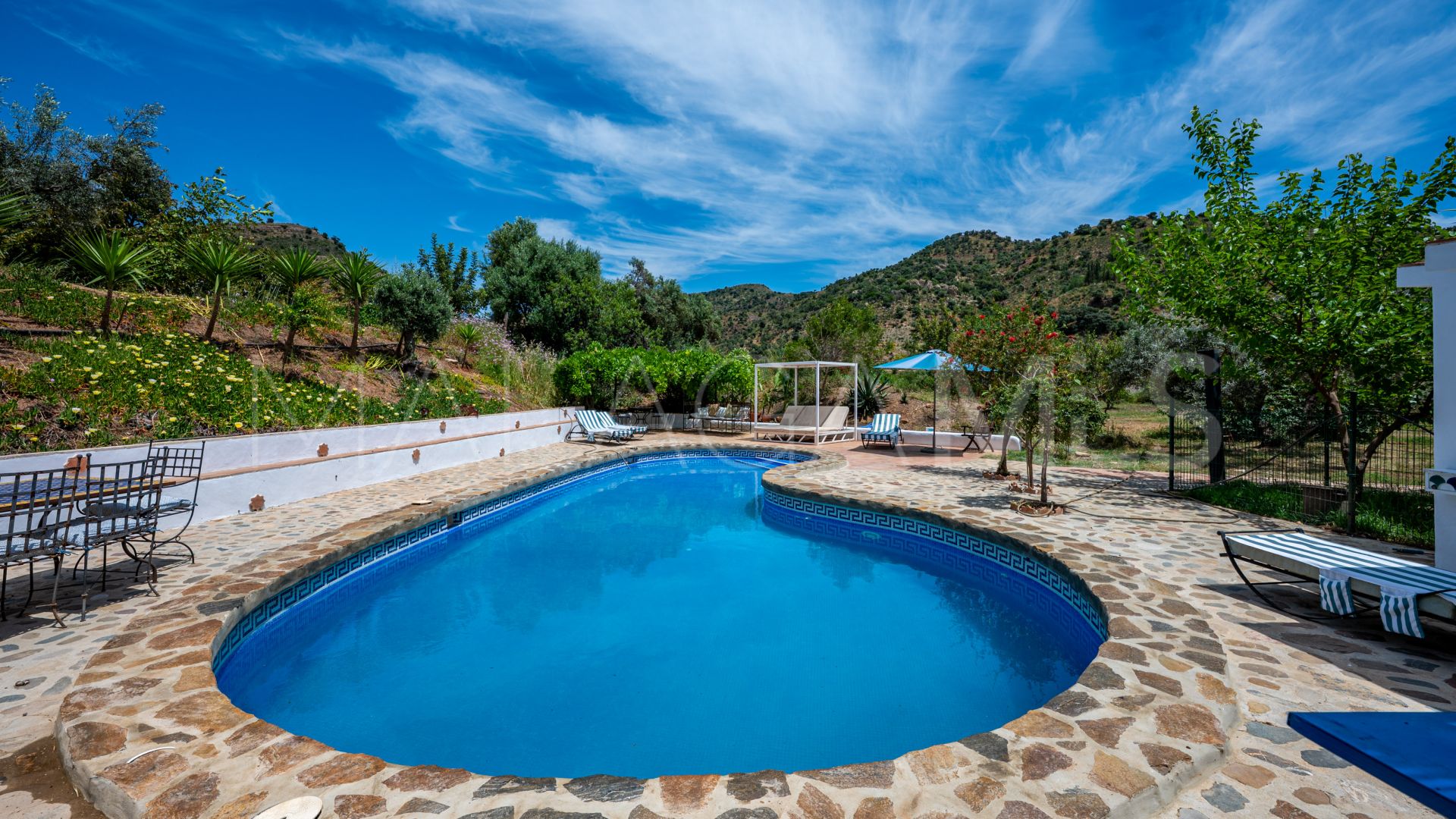 Finca for sale in Almogia with 7 bedrooms