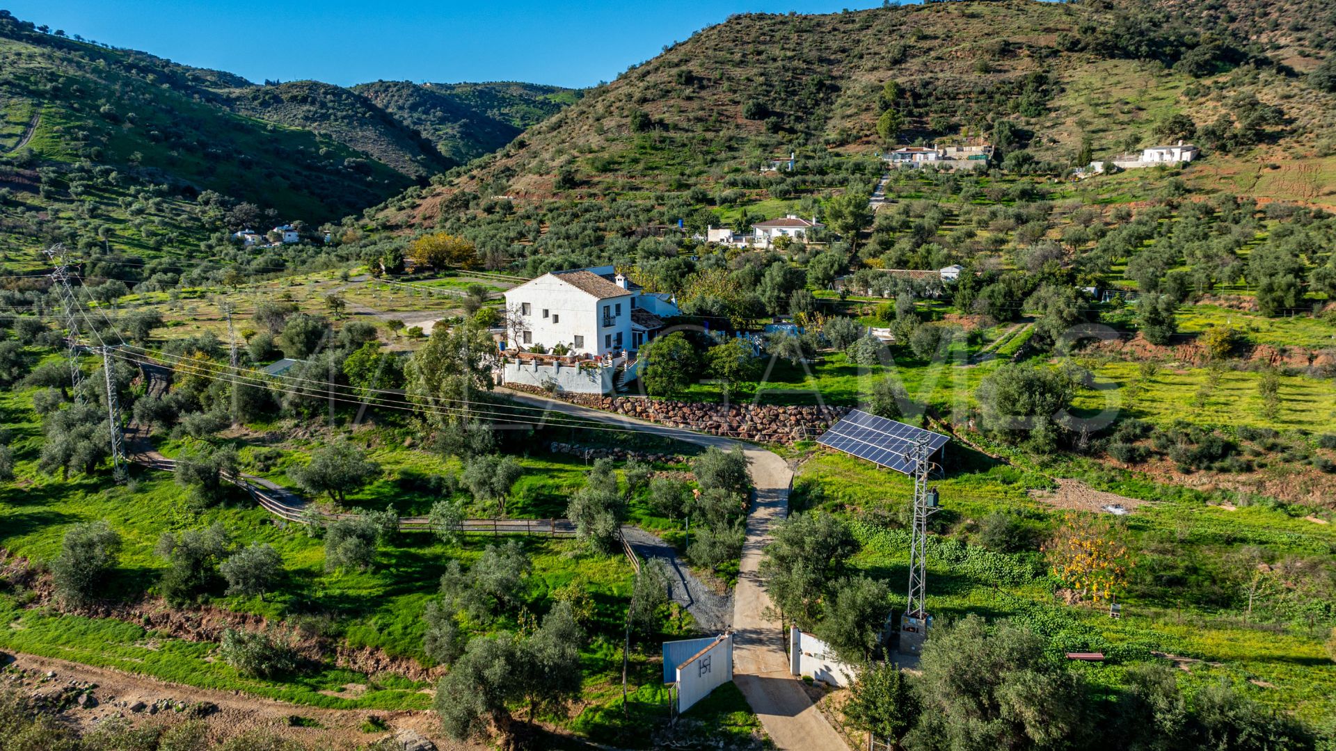 Finca for sale in Almogia