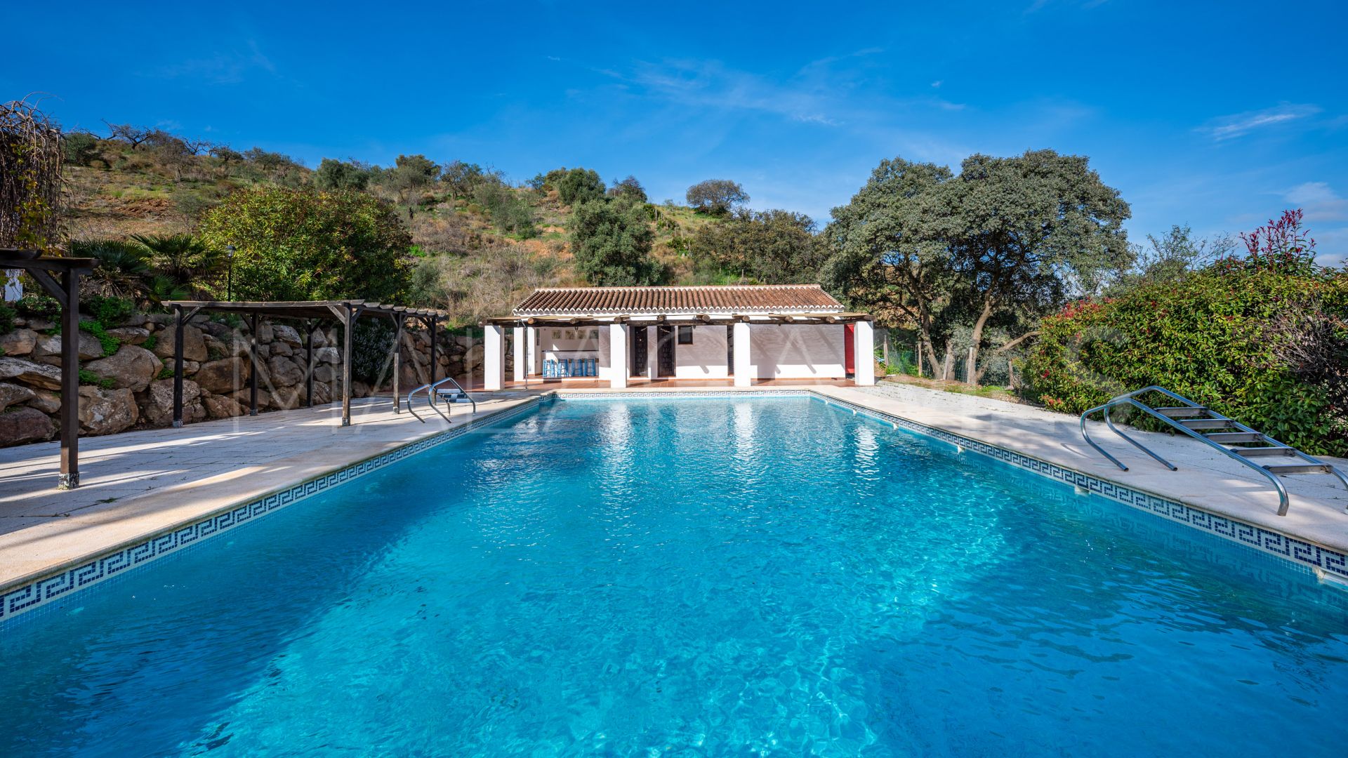 Cortijo for sale in Malaga with 13 bedrooms