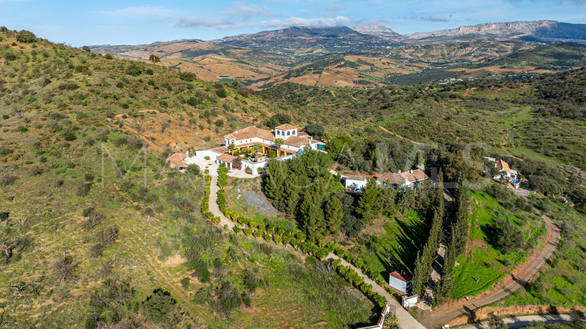 Cortijo for sale in Malaga with 13 bedrooms