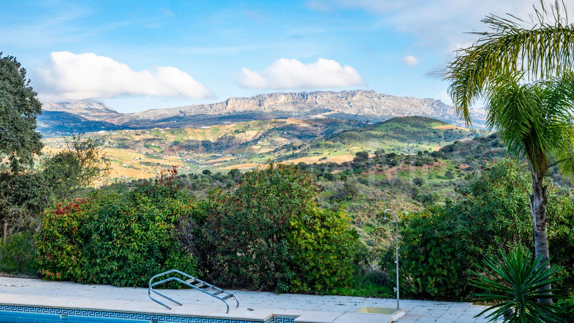 Cortijo for sale in Malaga with 13 bedrooms