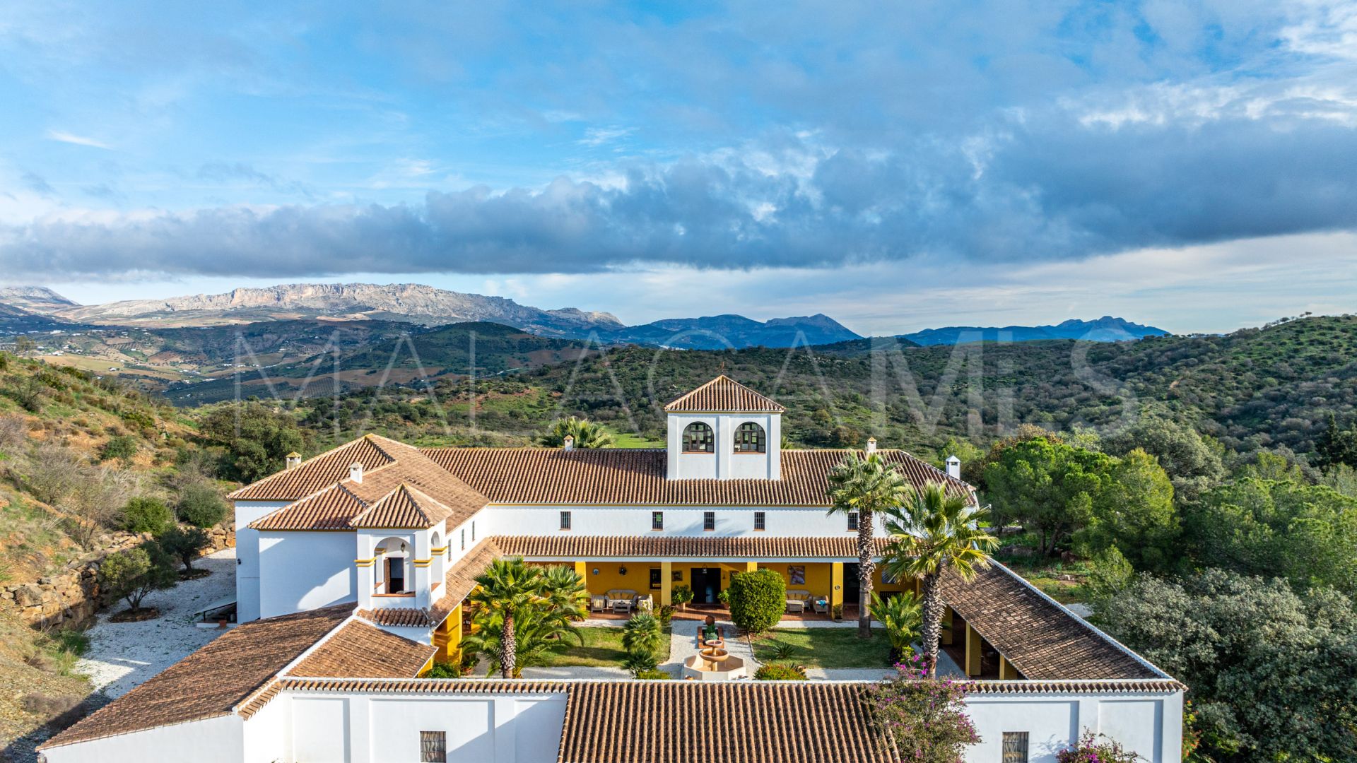 Cortijo for sale in Malaga with 13 bedrooms
