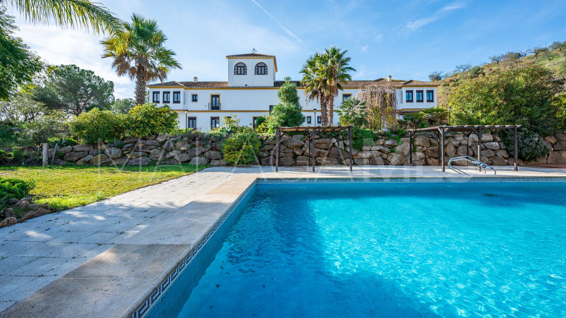 Cortijo for sale in Malaga with 13 bedrooms