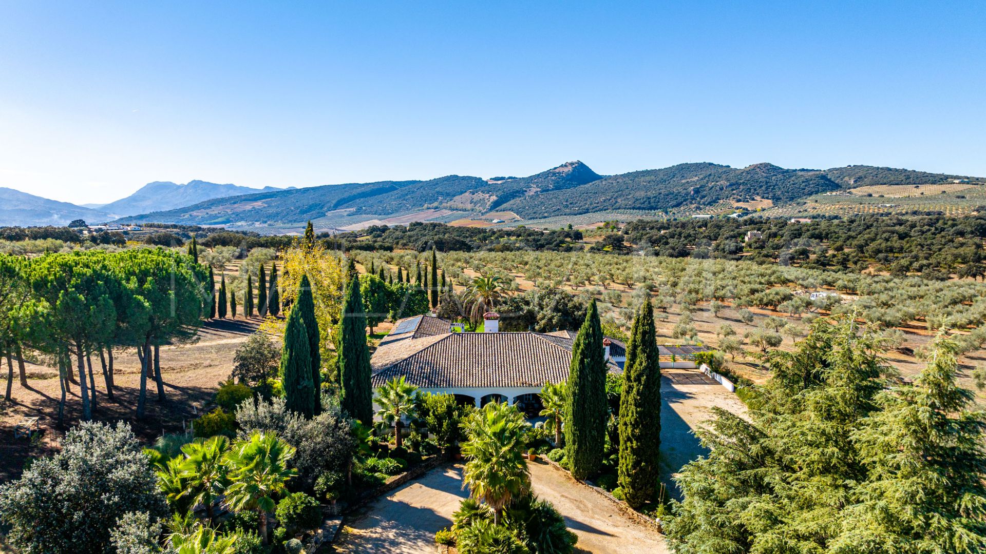 Cortijo for sale in Ronda with 8 bedrooms