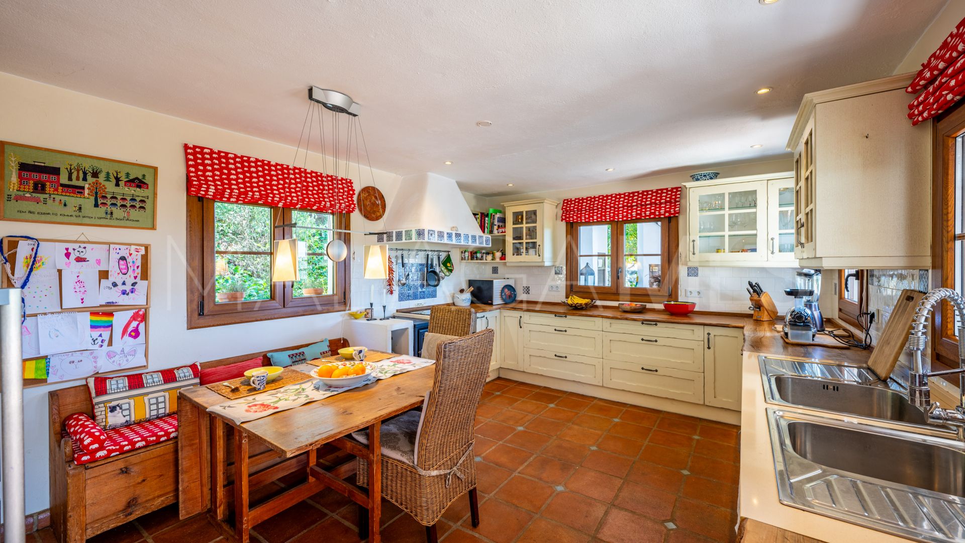 For sale Casares 4 bedrooms country house