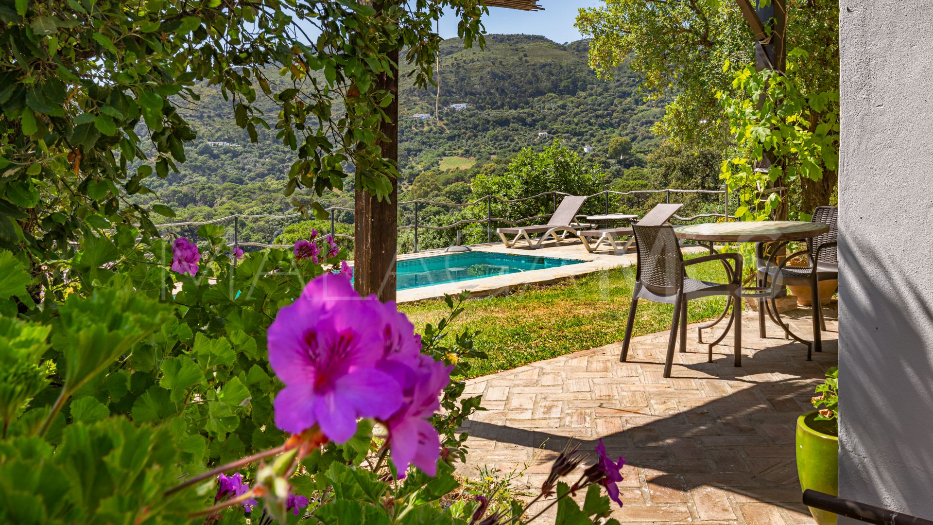 For sale Casares 4 bedrooms country house