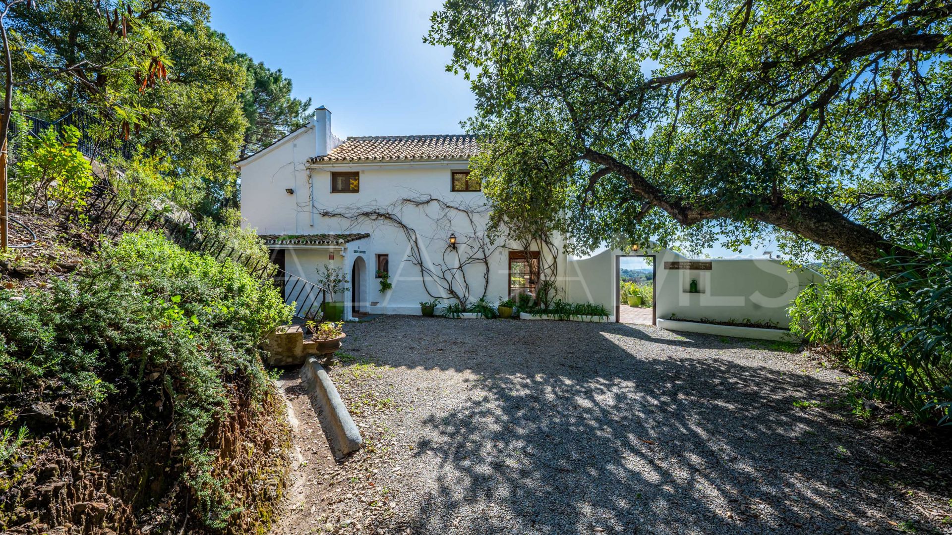 For sale Casares 4 bedrooms country house