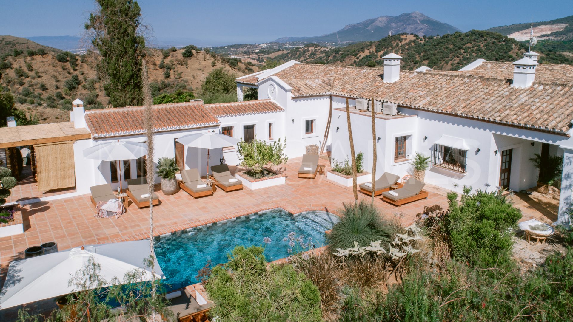 Landhaus for sale in Marbella