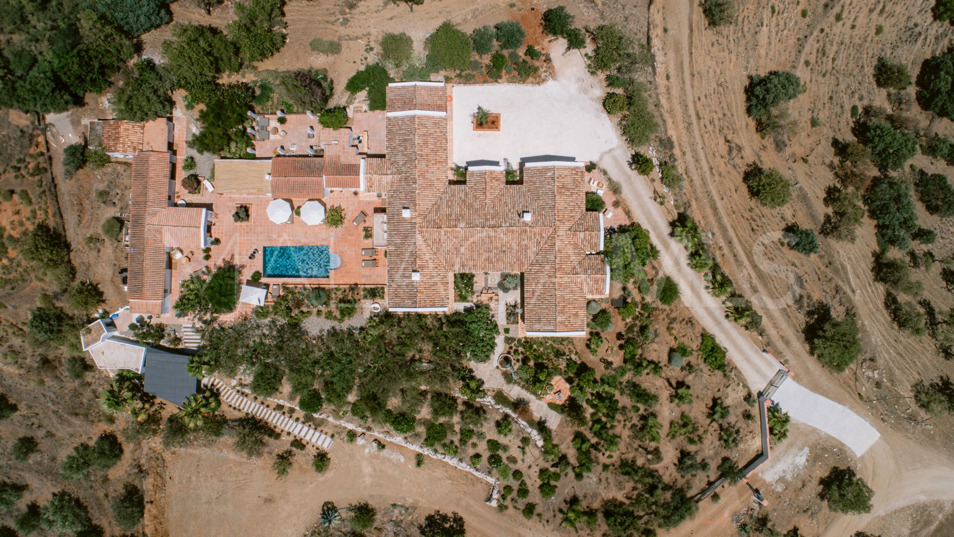 Landhaus for sale in Marbella