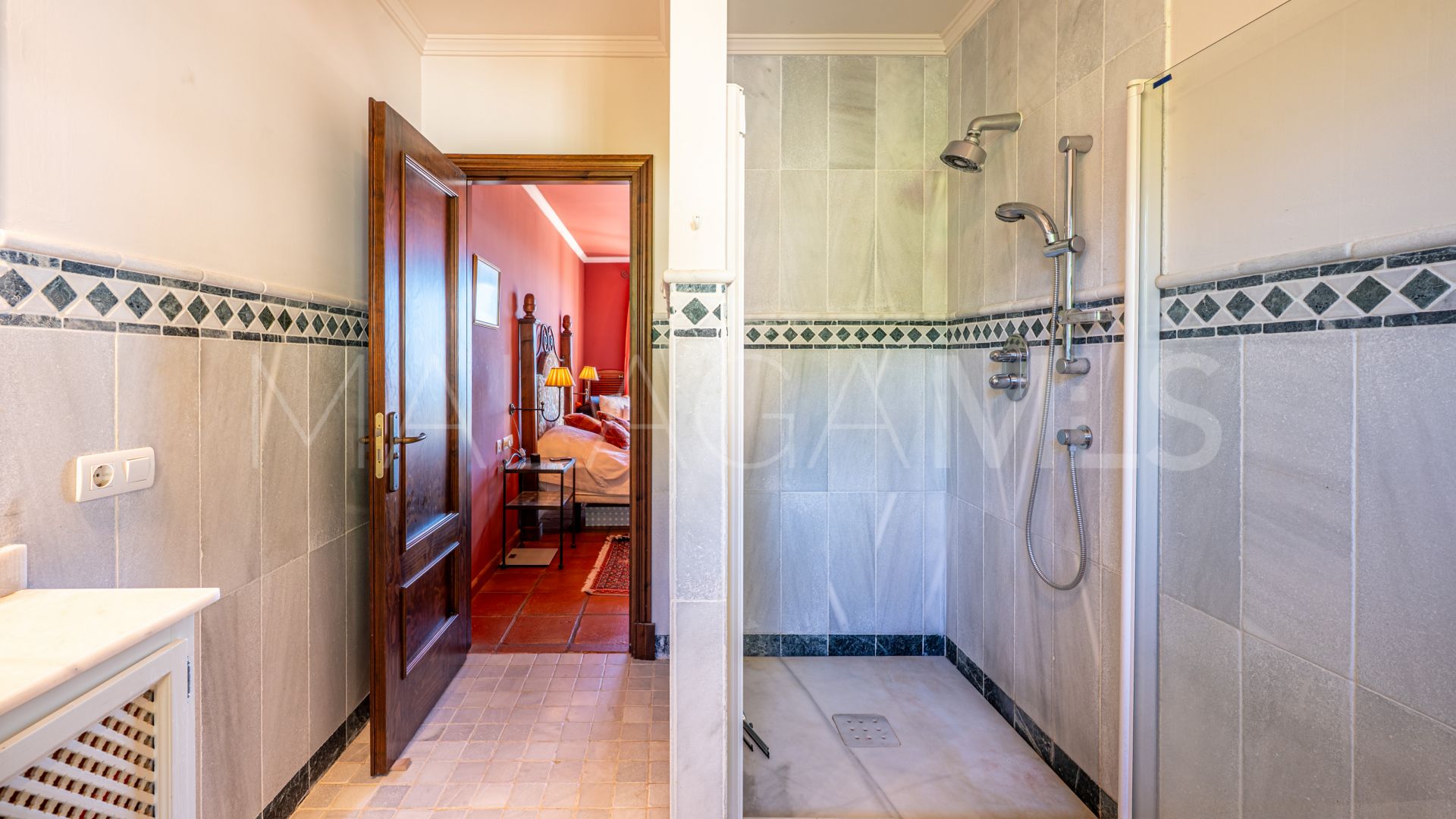 Country house for sale in Casares
