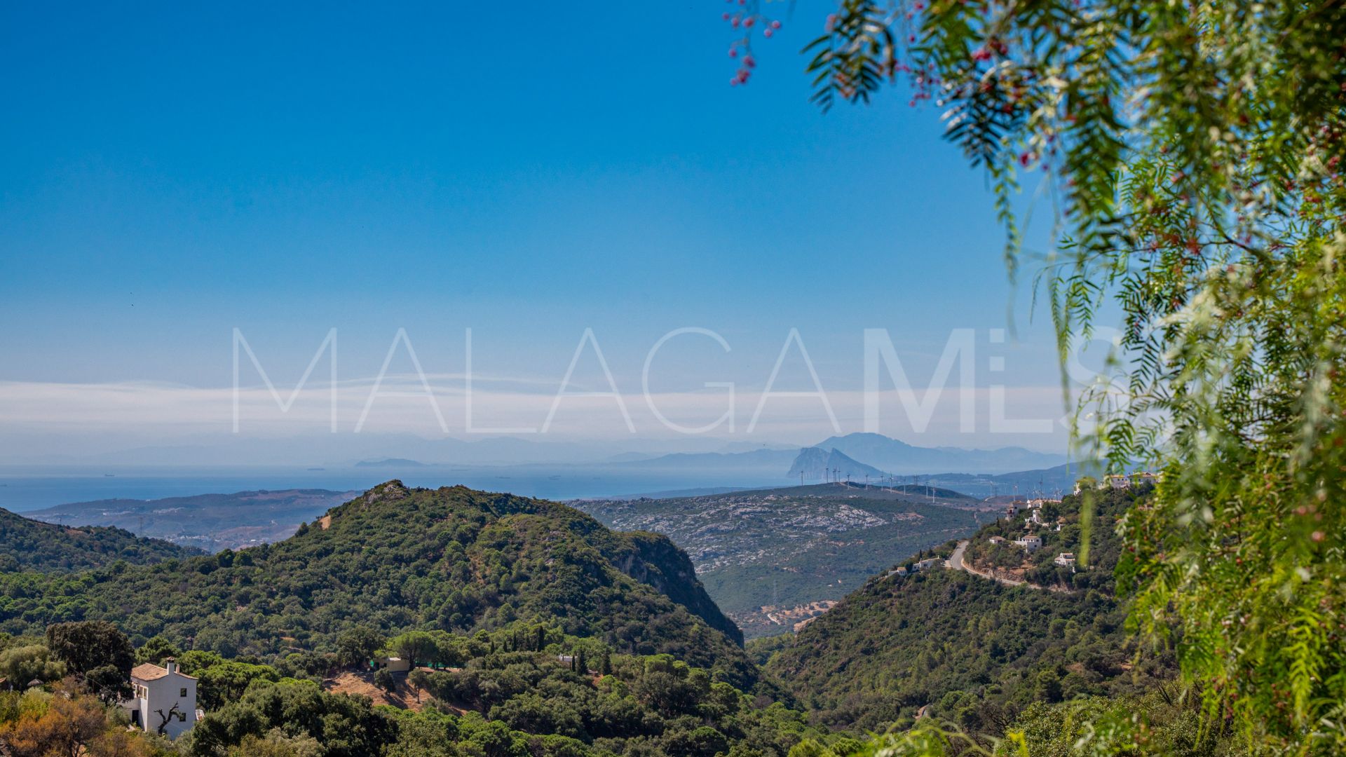 Country house for sale in Casares