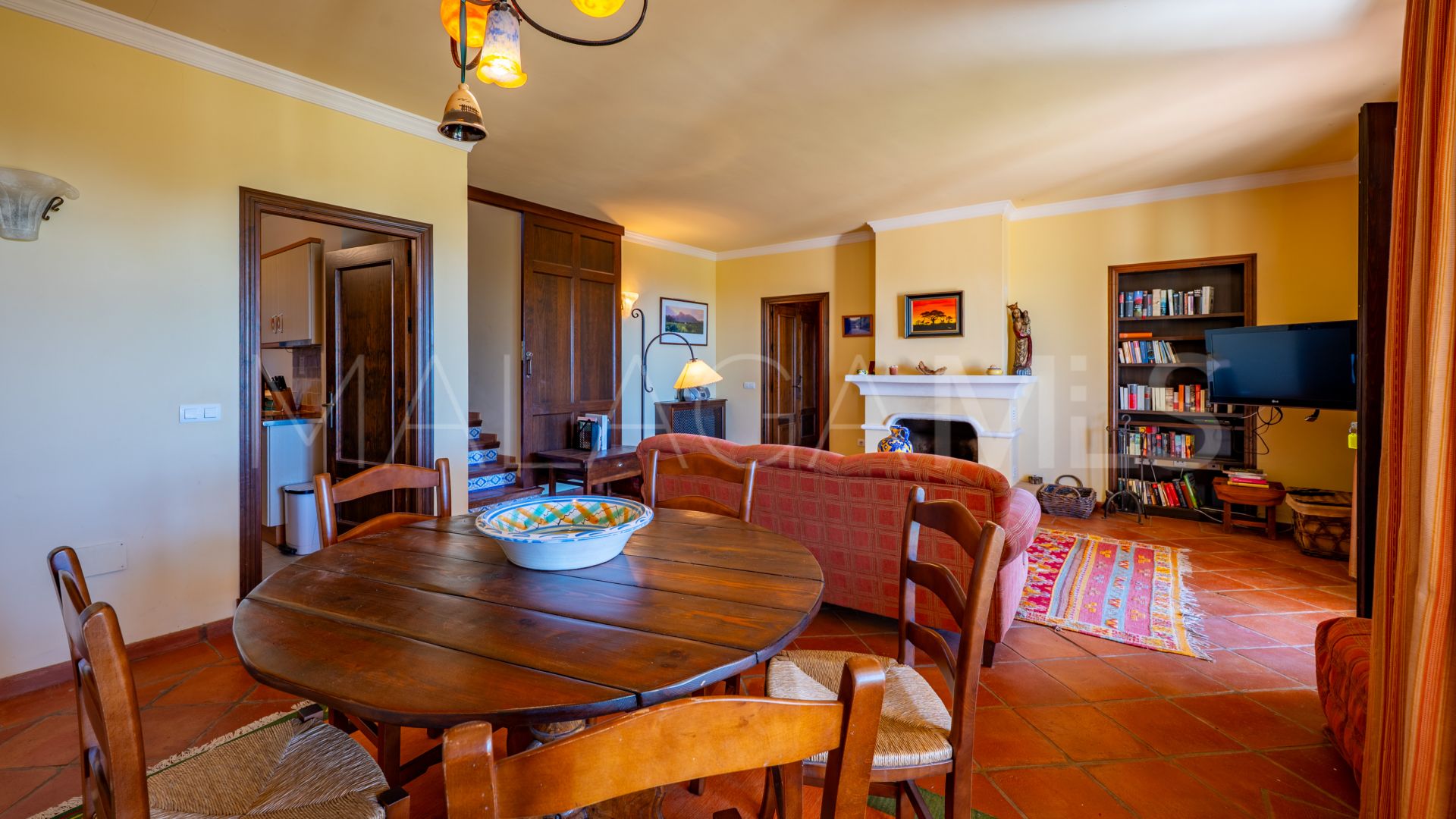 Country house for sale in Casares