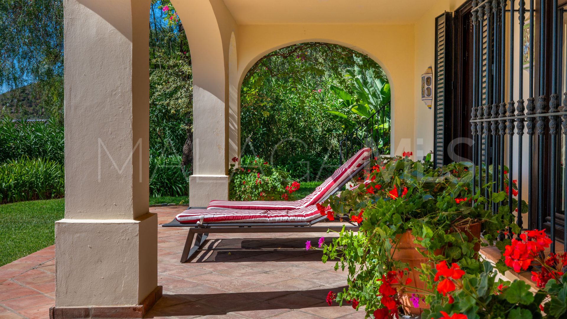 Country house for sale in Casares