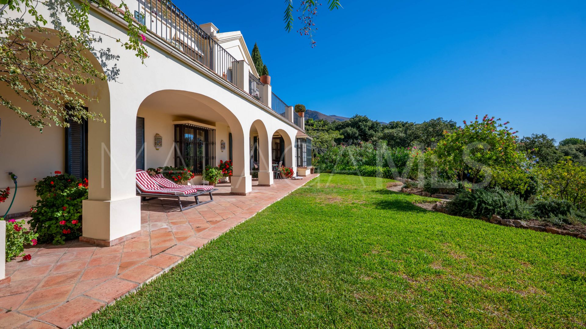 Country house for sale in Casares