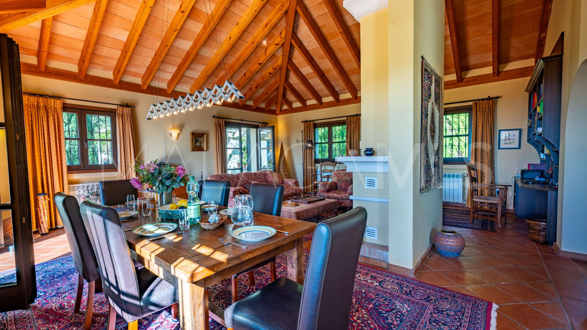 Country house for sale in Casares
