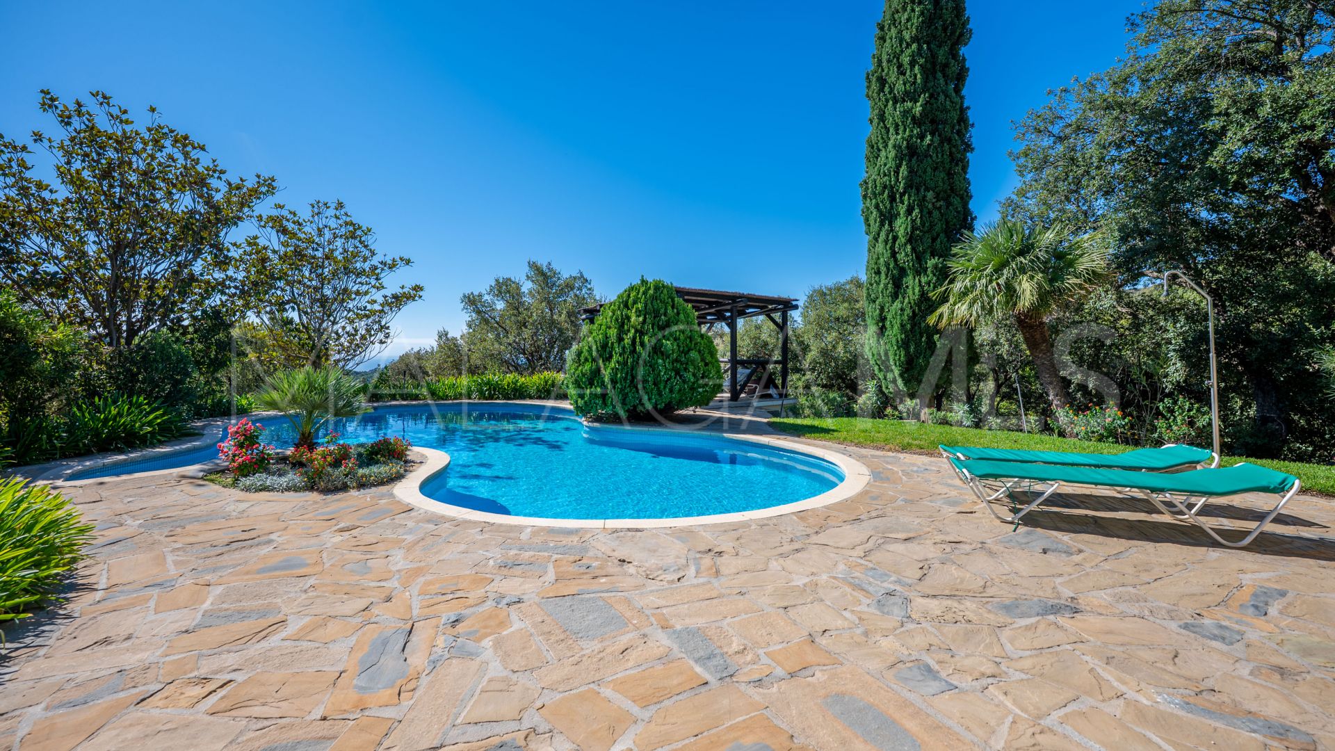 Country house for sale in Casares
