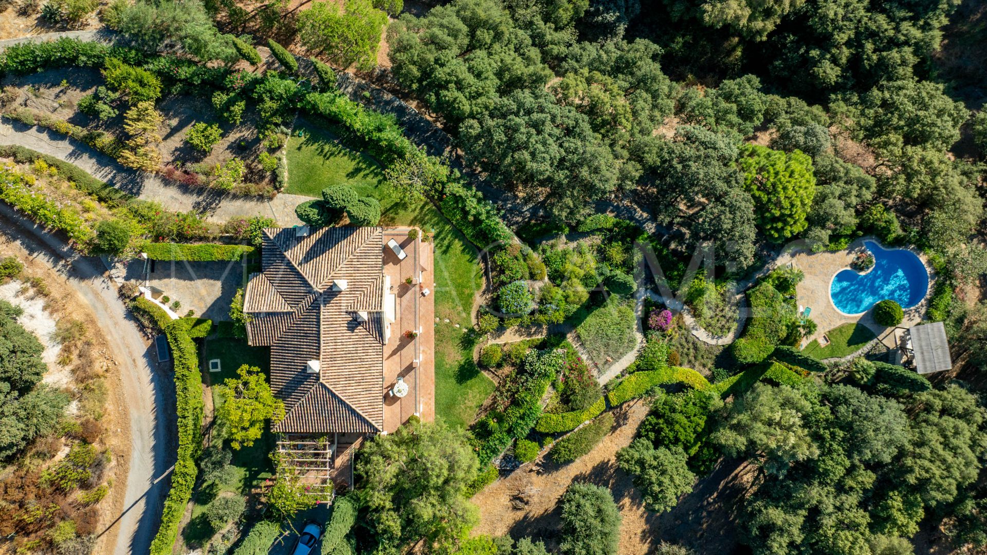 Country house for sale in Casares