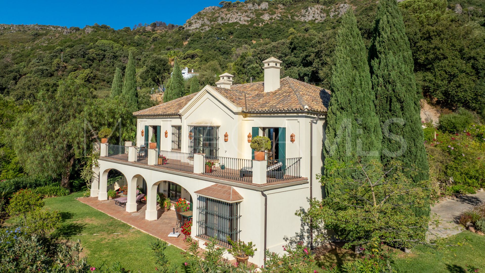 Country house for sale in Casares
