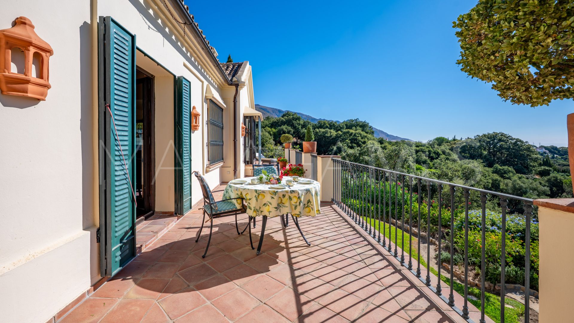 Country house for sale in Casares