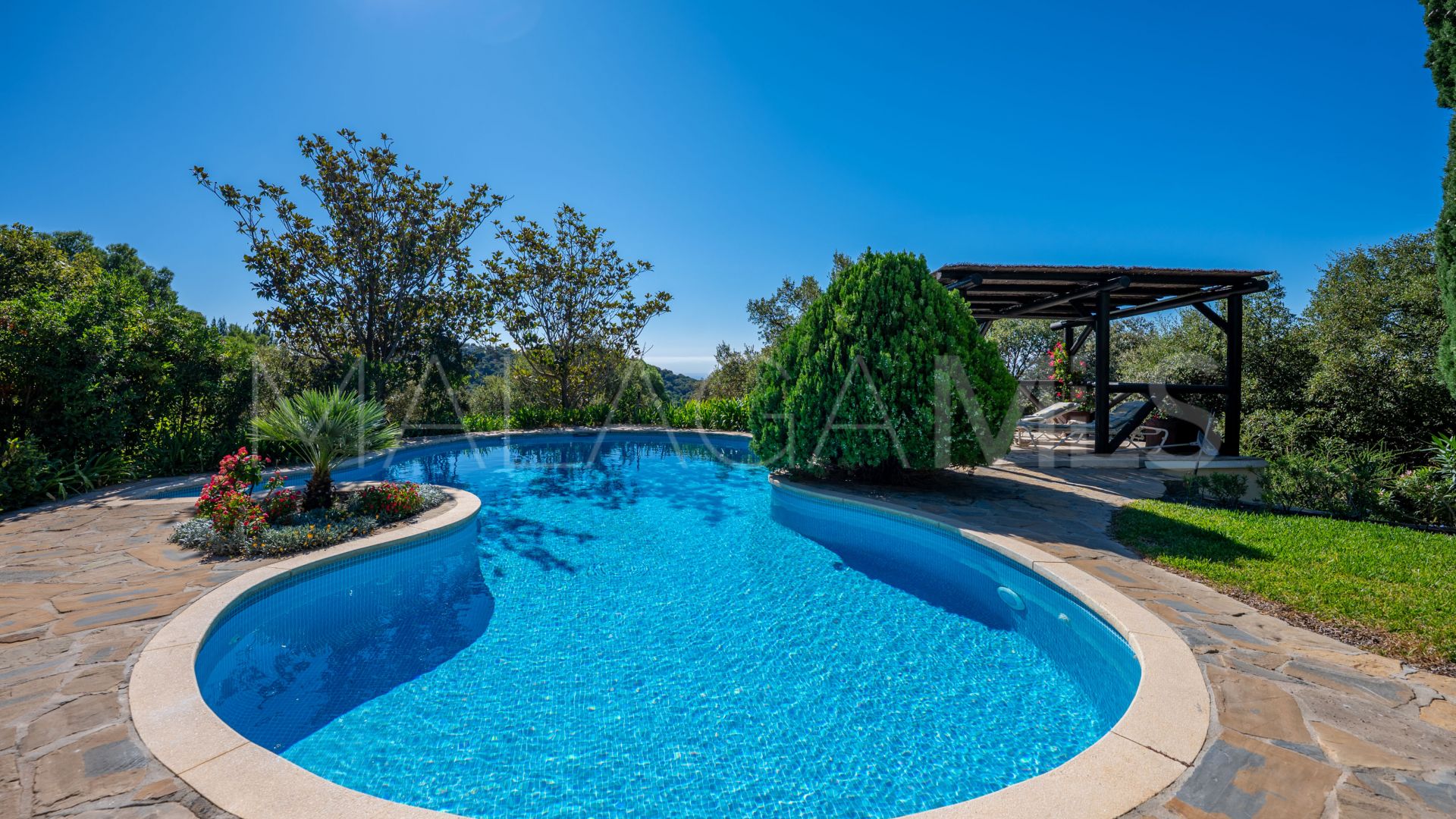 Country house for sale in Casares