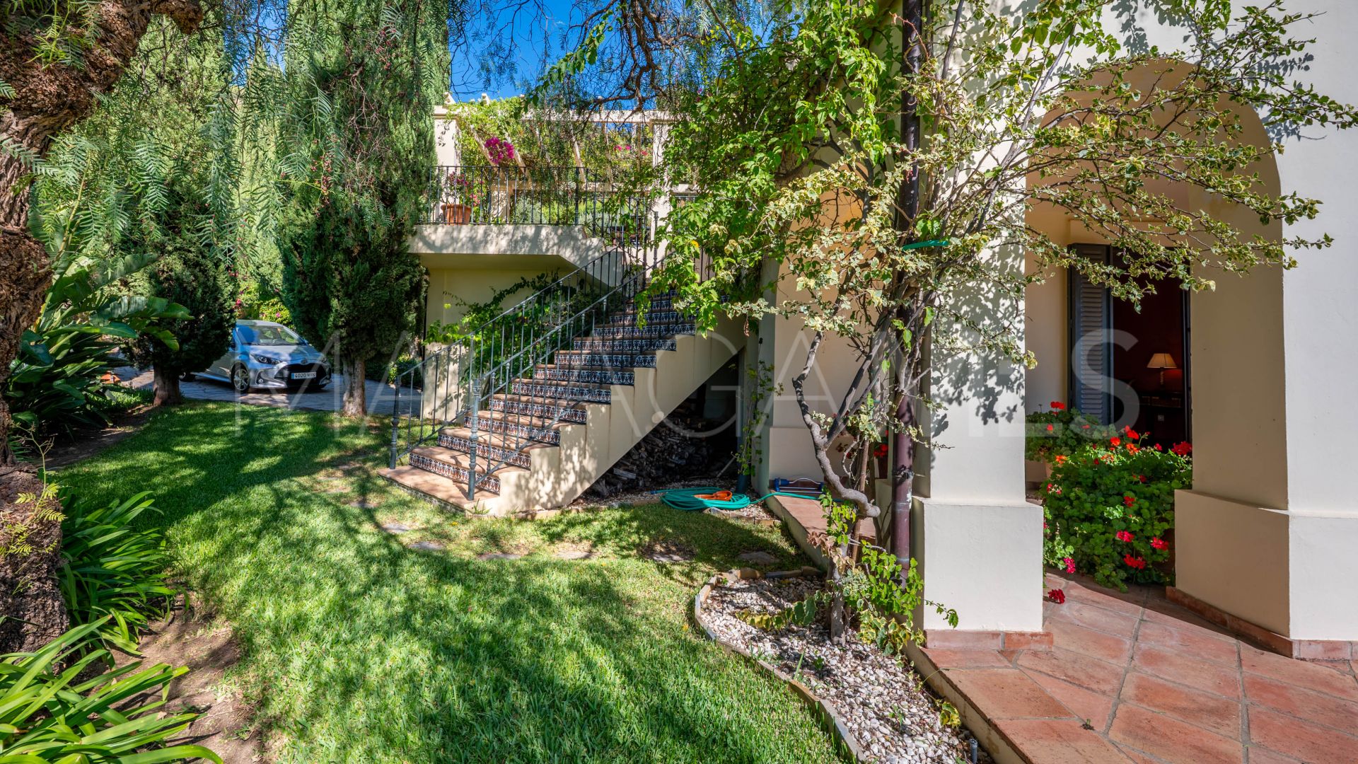 Country house for sale in Casares