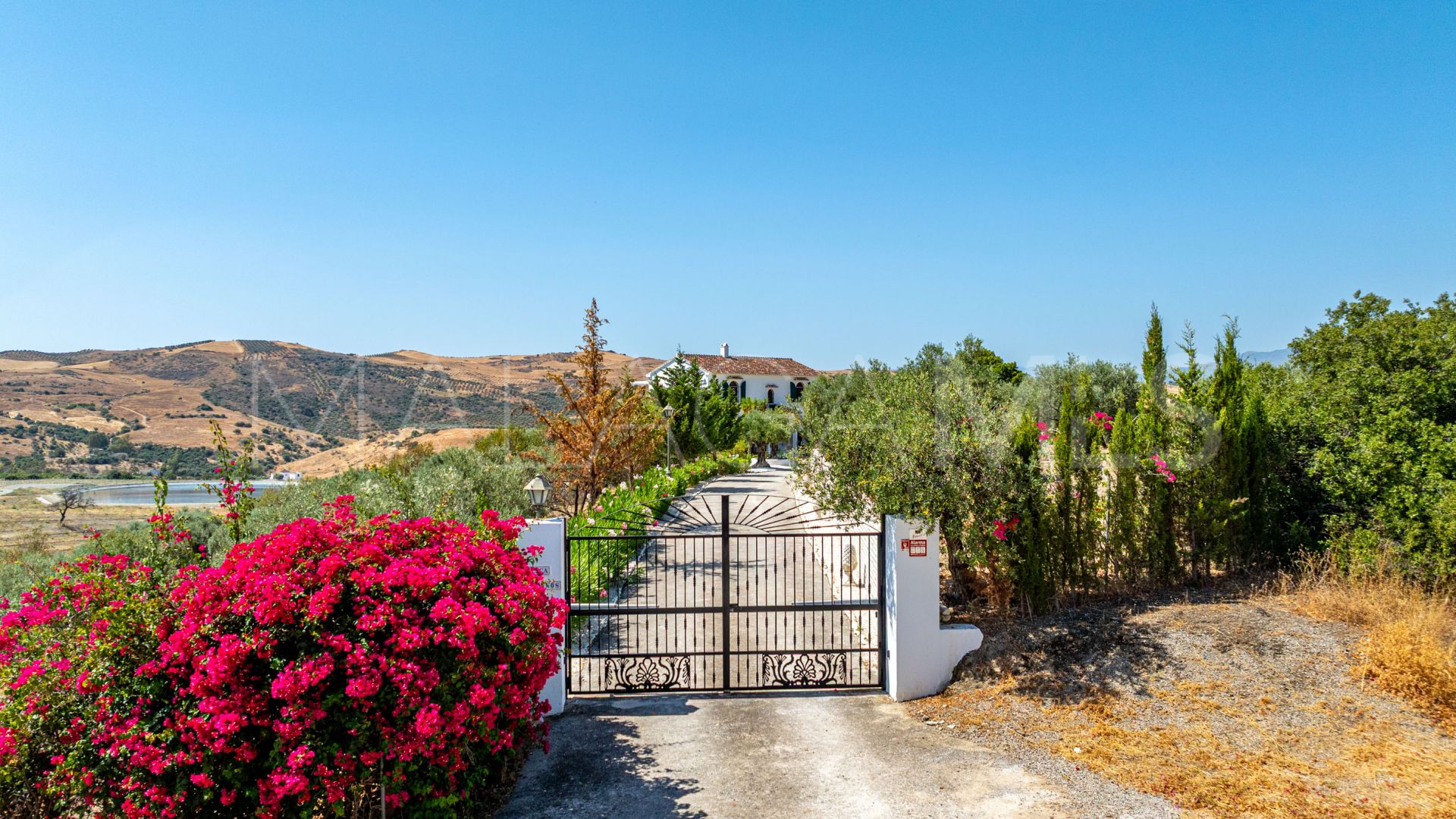 Landhaus for sale in Casarabonela