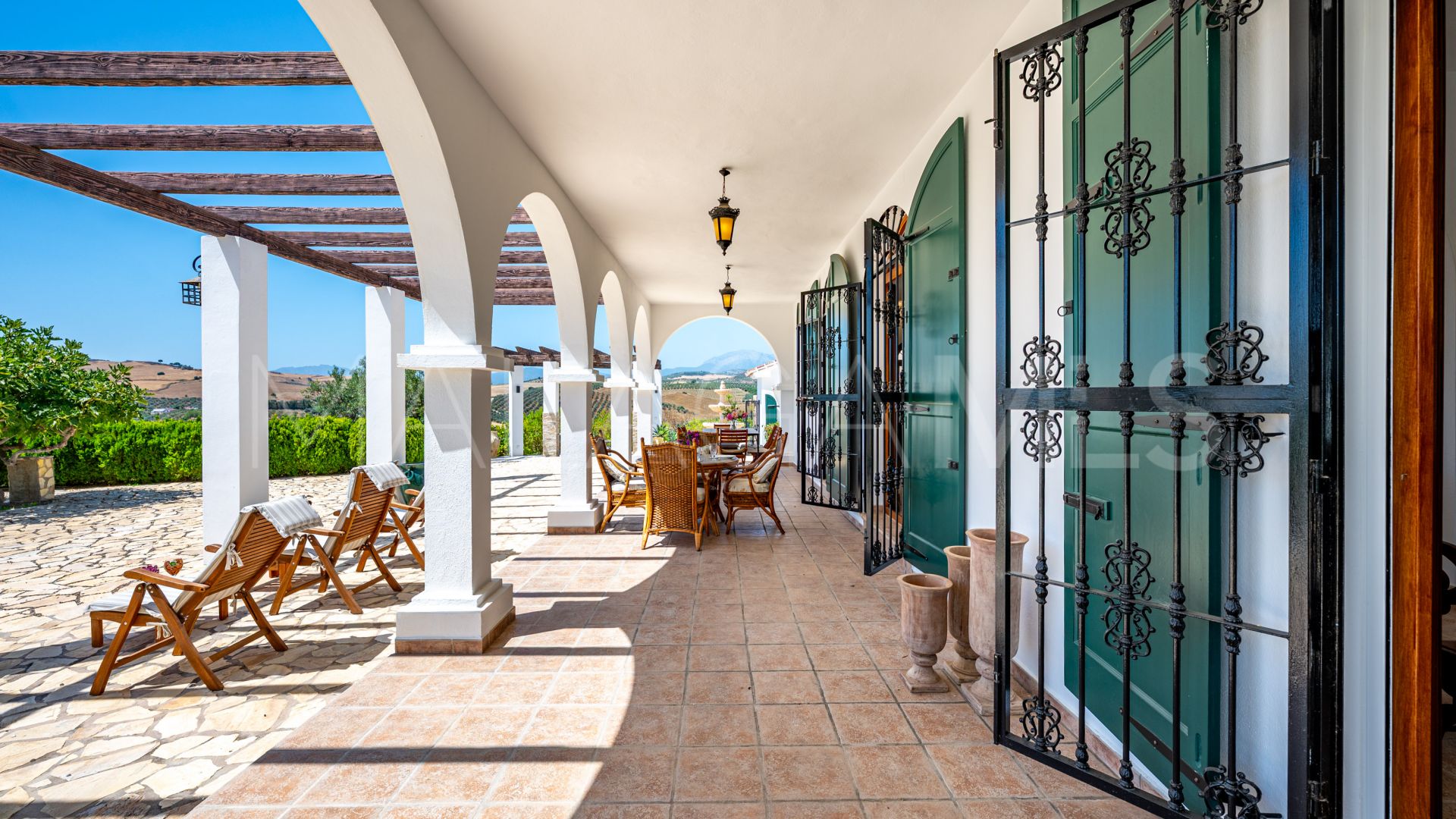 Landhaus for sale in Casarabonela
