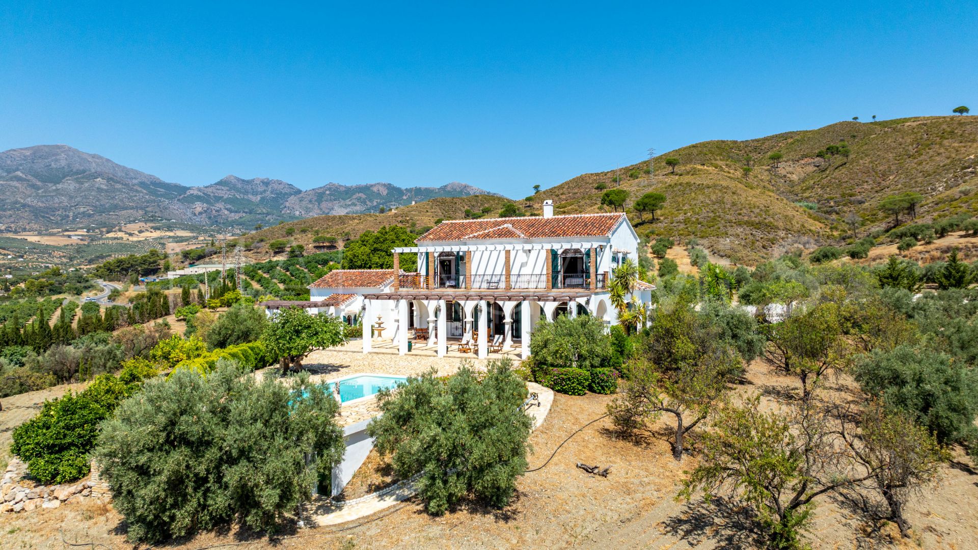 Landhaus for sale in Casarabonela