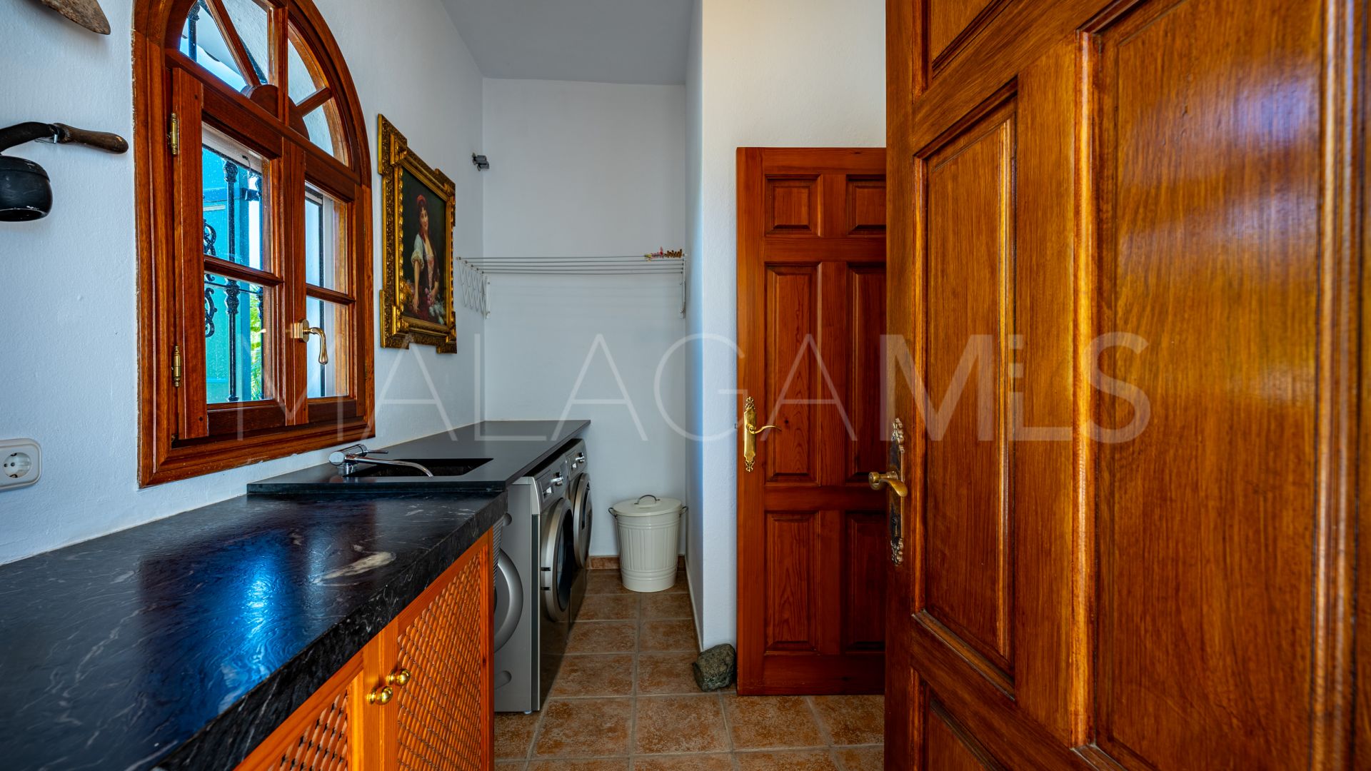 Landhaus for sale in Casarabonela
