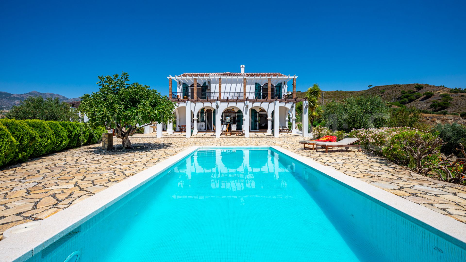 Landhaus for sale in Casarabonela