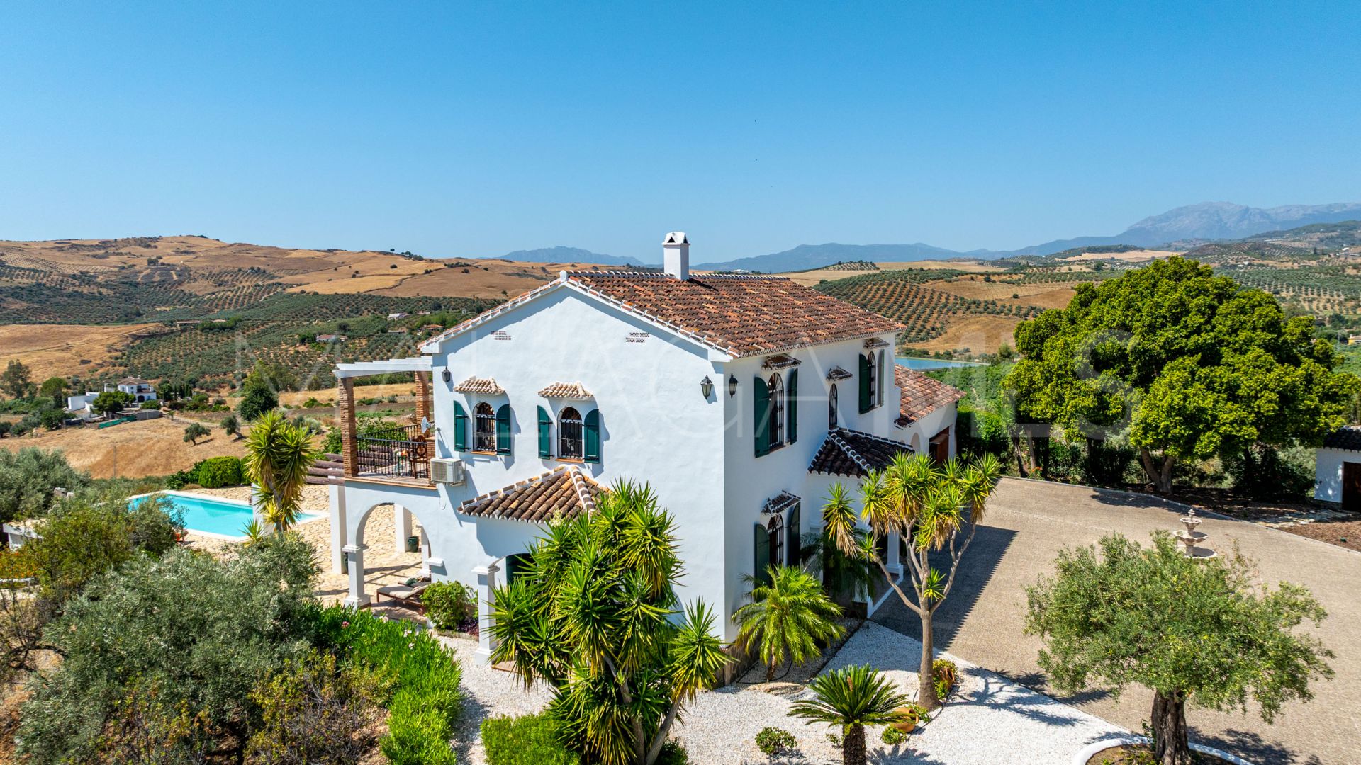 Landhaus for sale in Casarabonela
