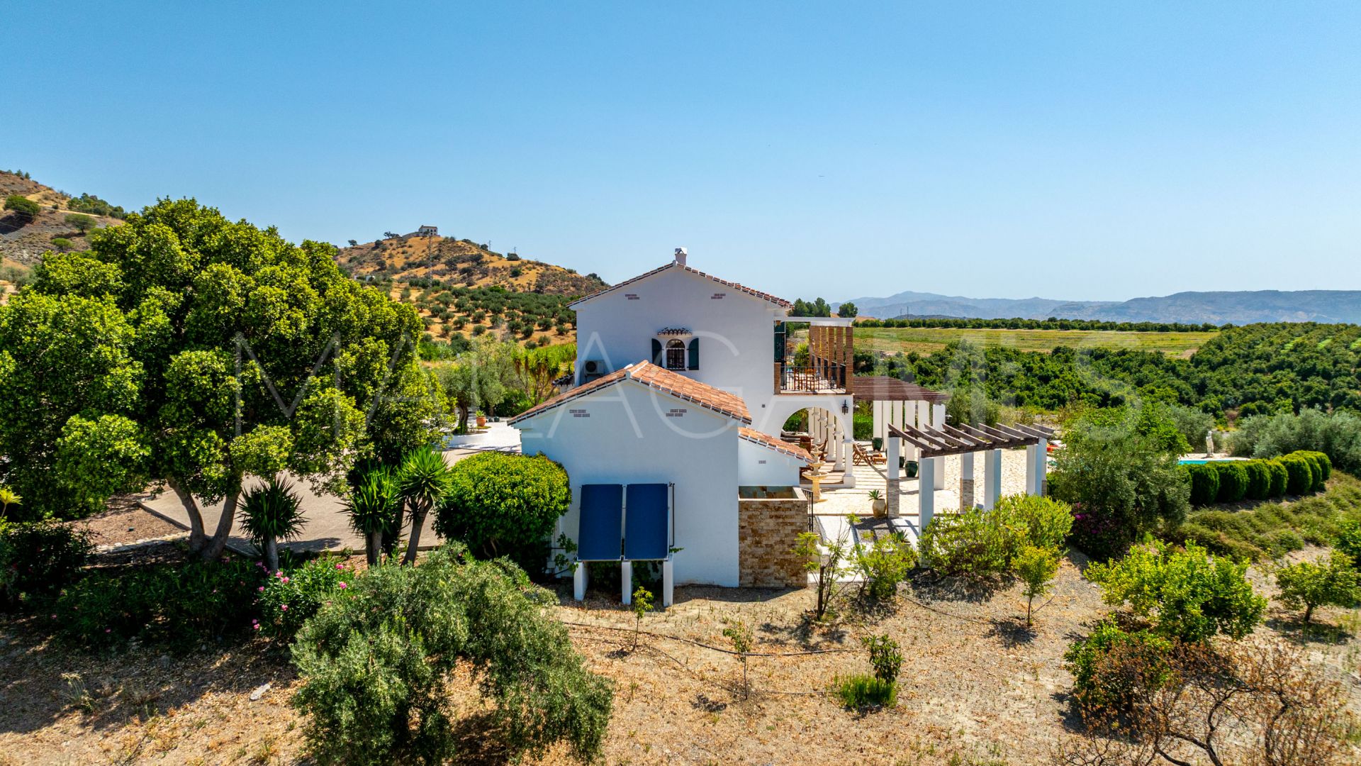 Landhaus for sale in Casarabonela