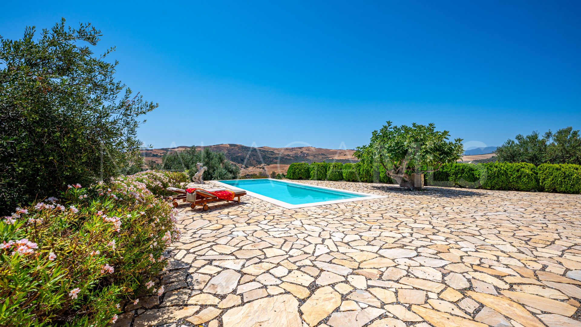 Landhaus for sale in Casarabonela