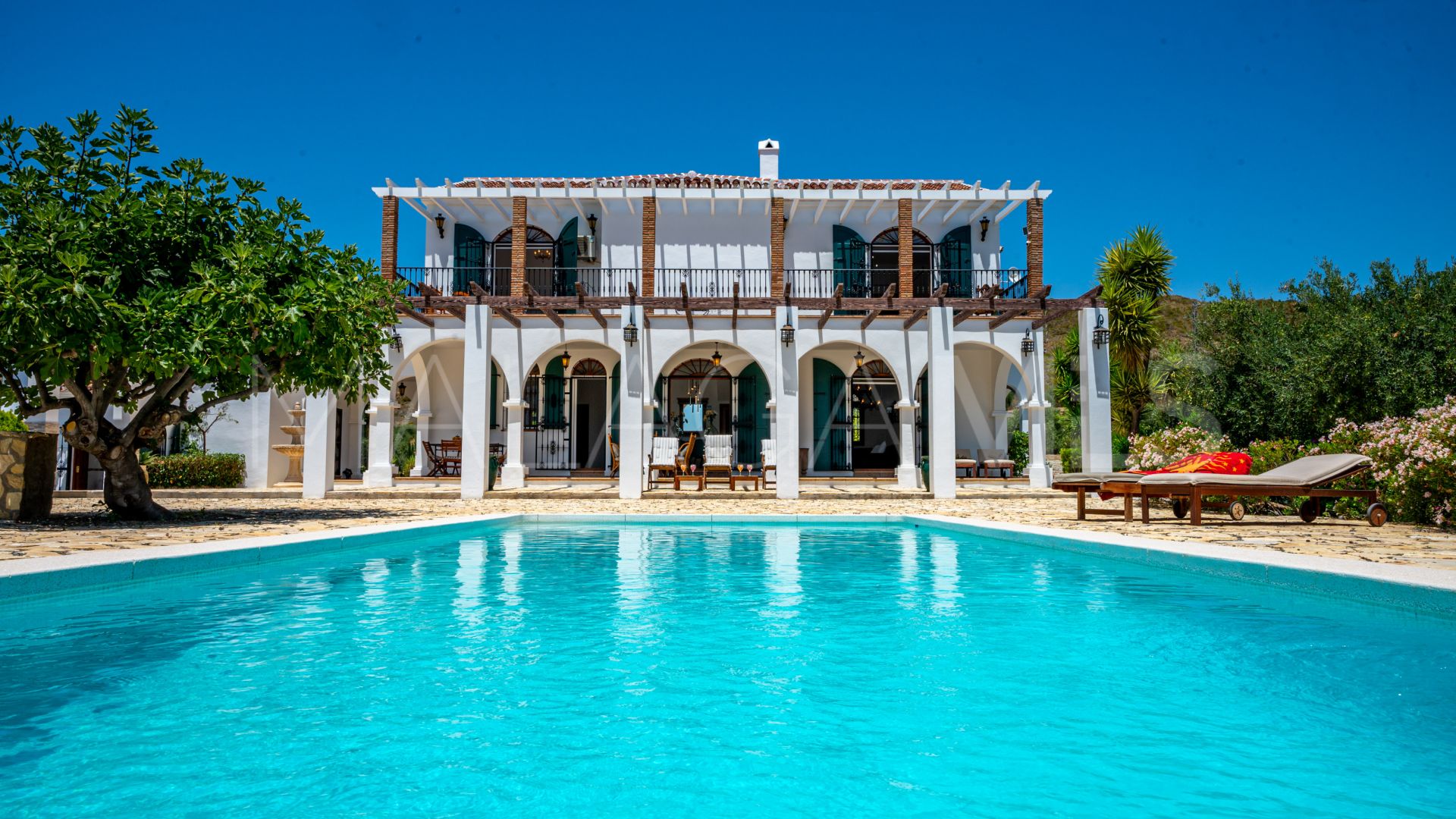 Landhaus for sale in Casarabonela