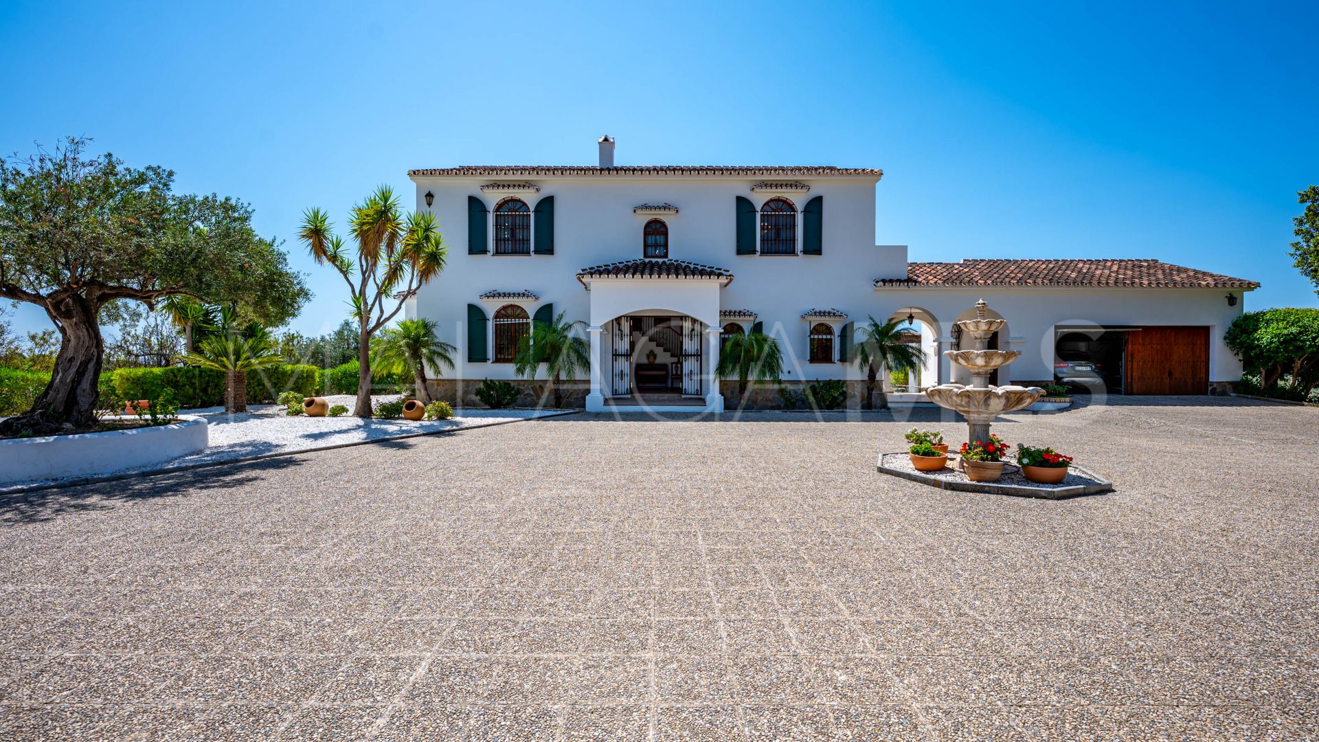 Landhaus for sale in Casarabonela