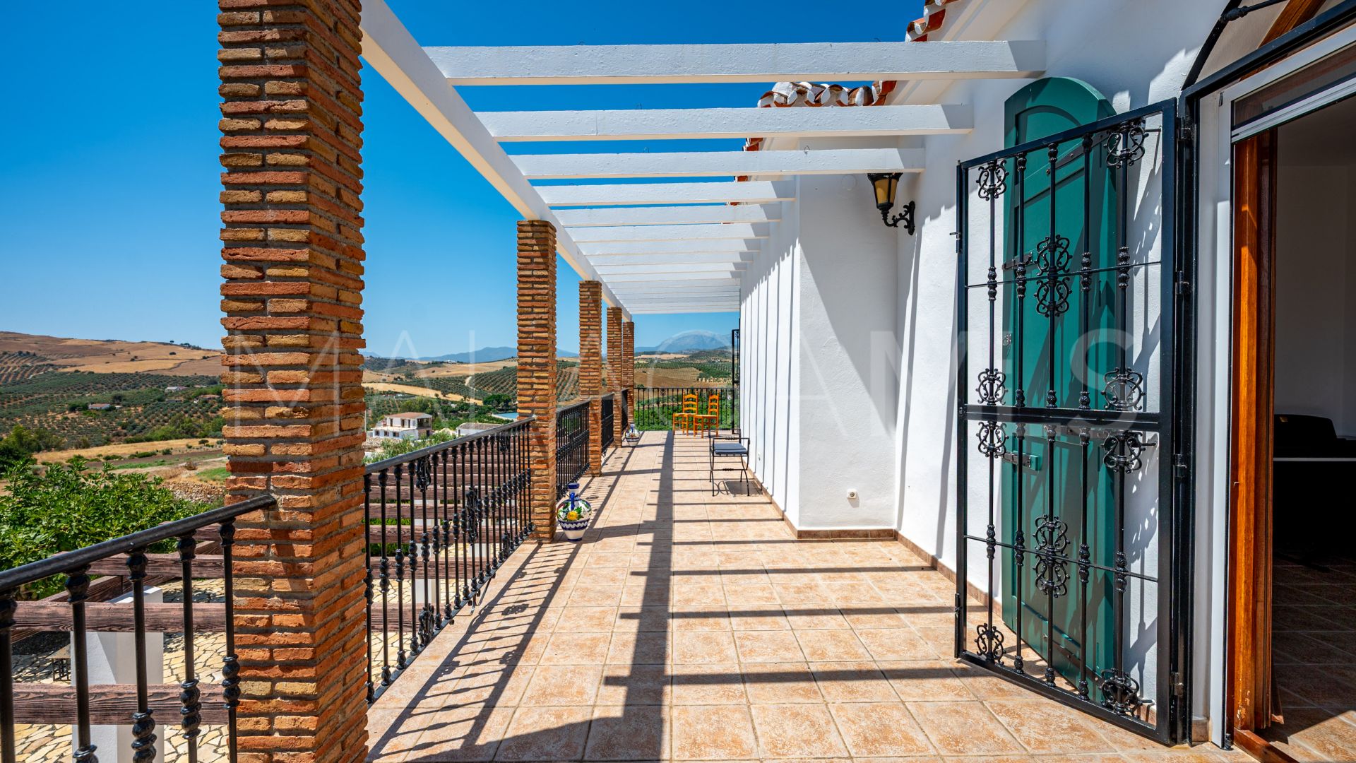 Landhaus for sale in Casarabonela