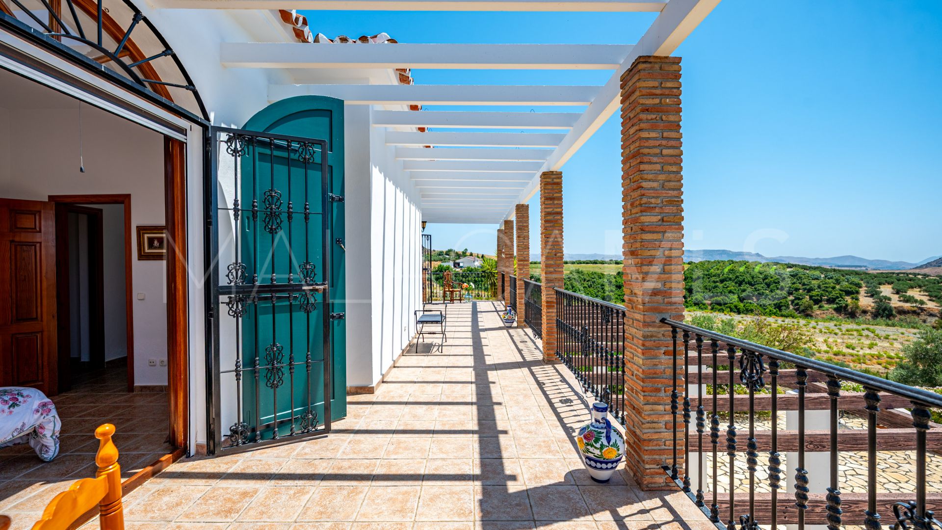 Landhaus for sale in Casarabonela
