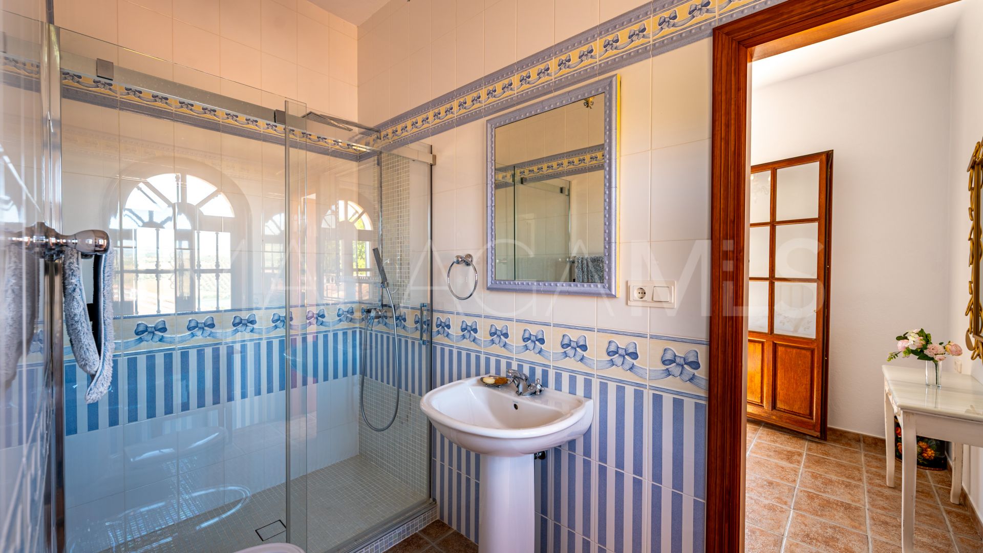 Landhaus for sale in Casarabonela