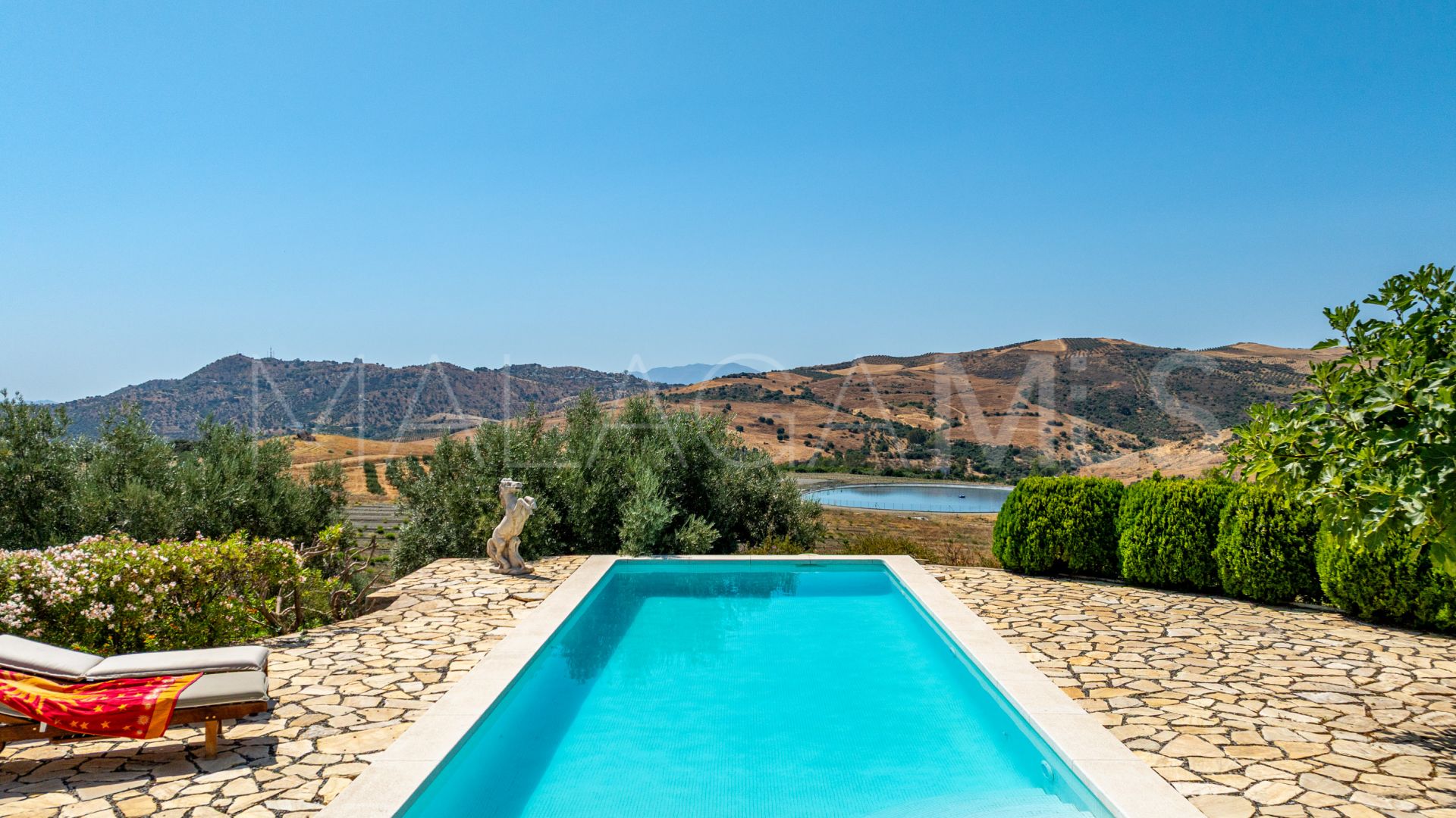Landhaus for sale in Casarabonela
