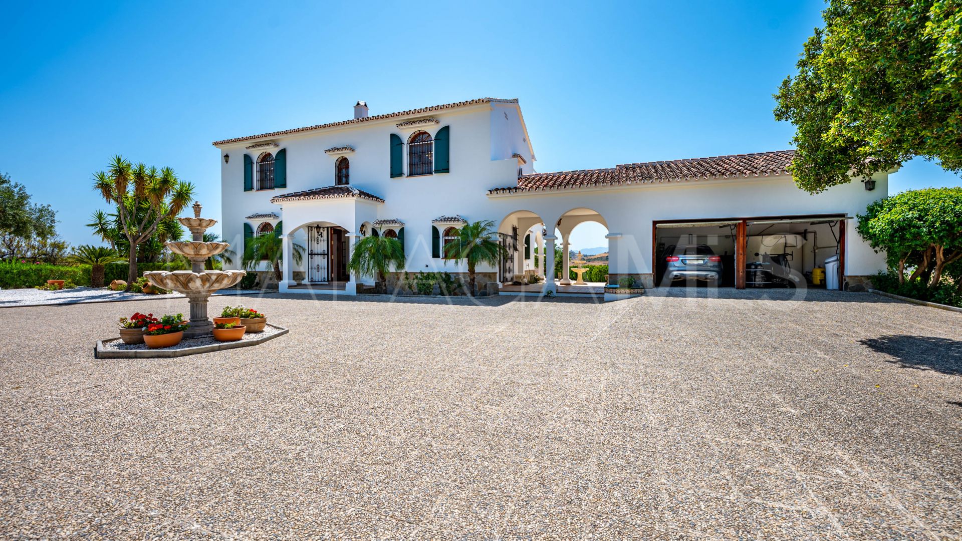 Landhaus for sale in Casarabonela