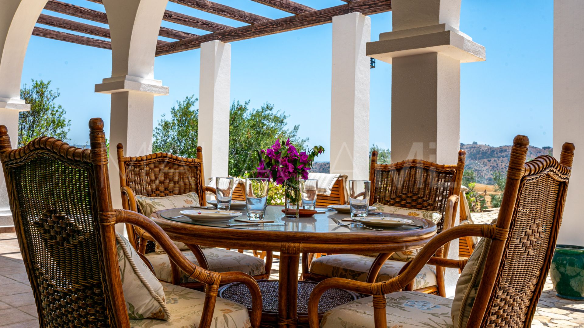 Landhaus for sale in Casarabonela