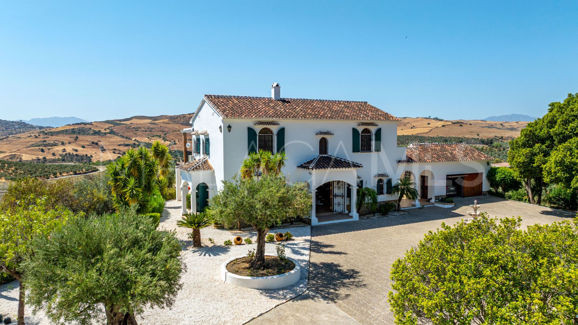 Landhaus for sale in Casarabonela