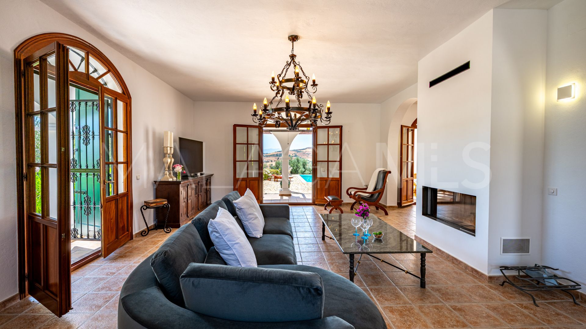 Landhaus for sale in Casarabonela